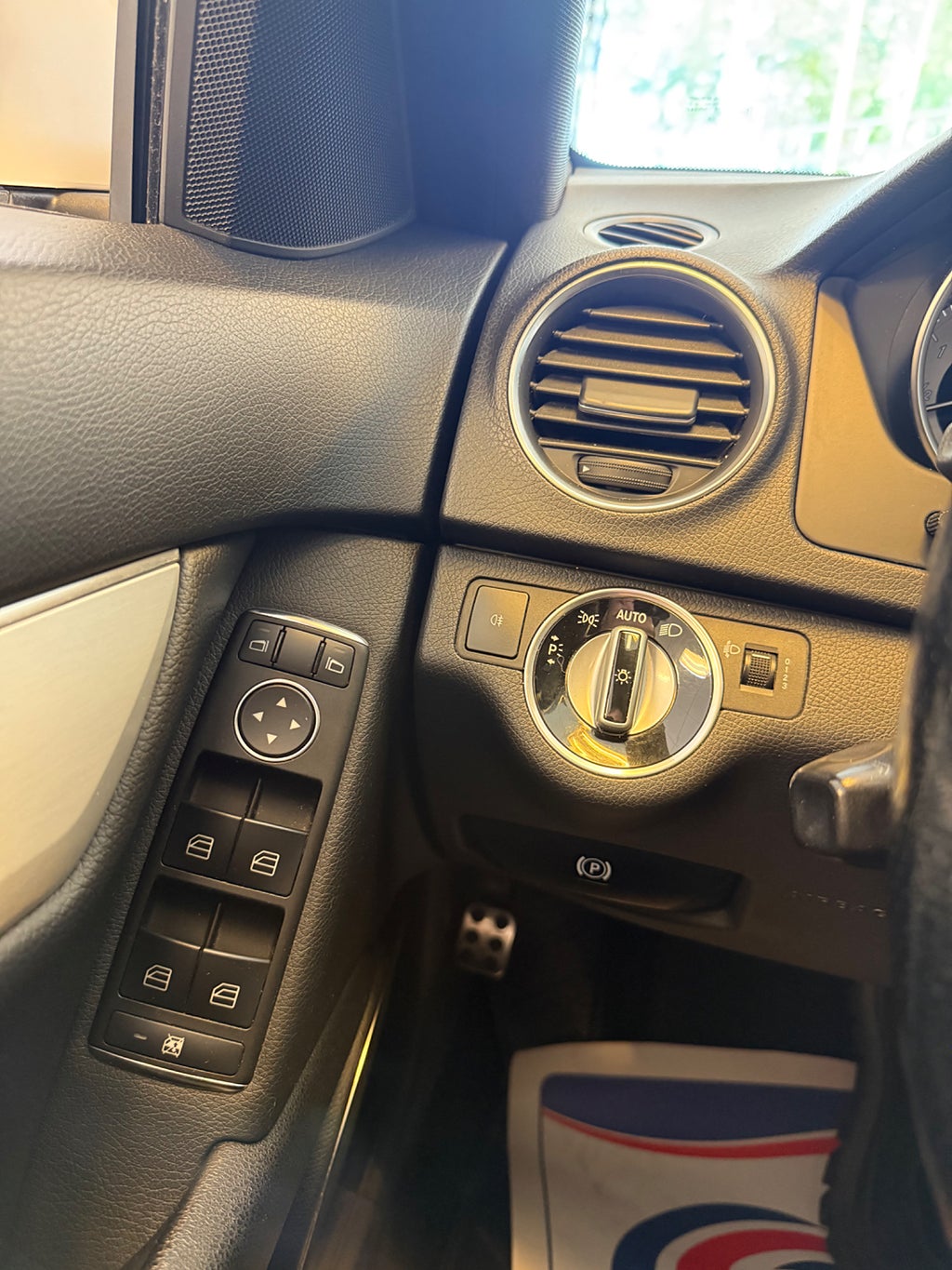 Mercedes-Benz C 2012 - miniatyr 12