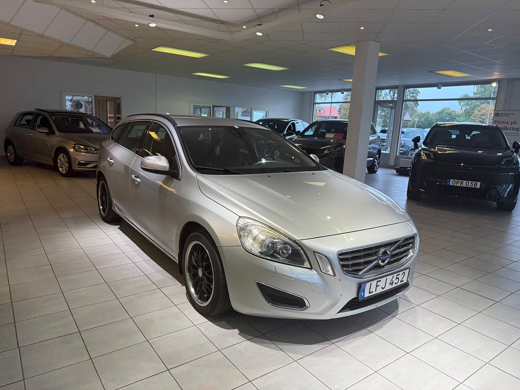 Volvo V60 2011 - miniatyr 3