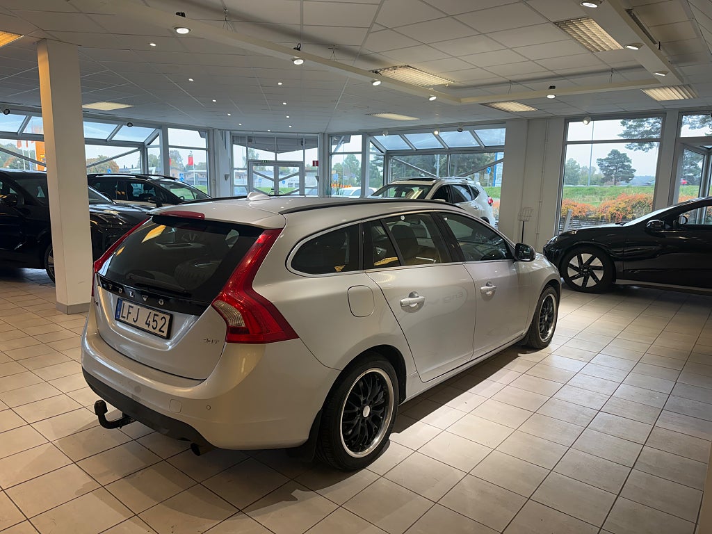 Volvo V60 2011 - miniatyr 4