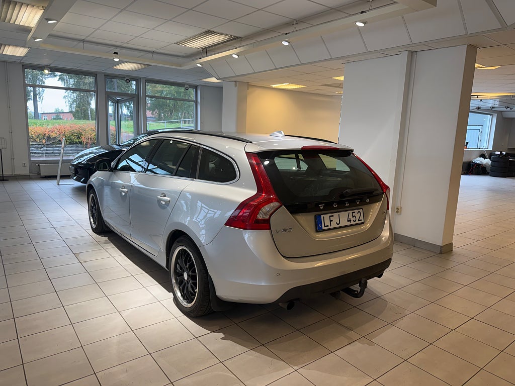 Volvo V60 2011 - miniatyr 5