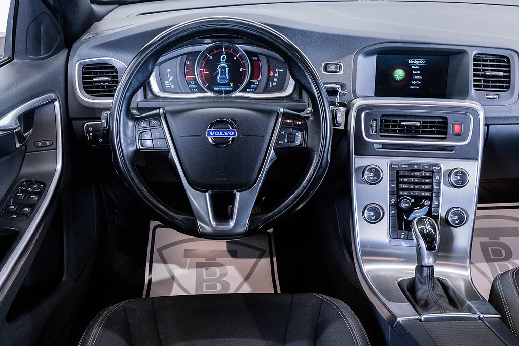 Volvo V60 2014 - miniatyr 16