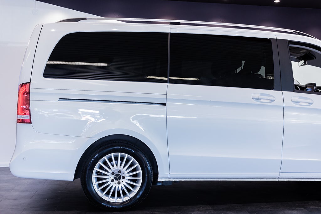 Mercedes-Benz V 2016 - miniatyr 11