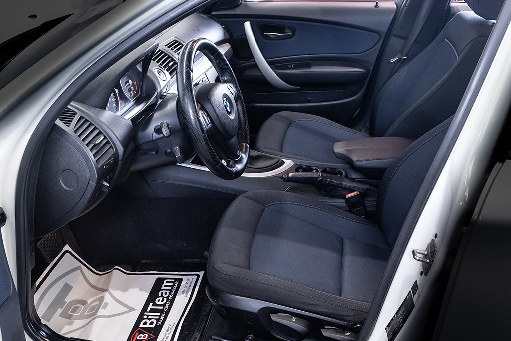 BMW 118d 2011 - miniatyr 13