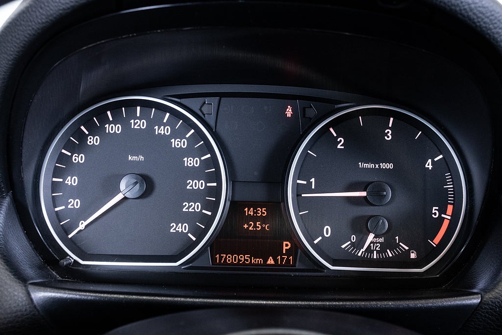 BMW 118d 2011 - miniatyr 22