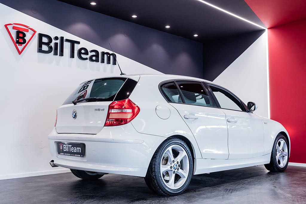 BMW 118d 2011 - miniatyr 8