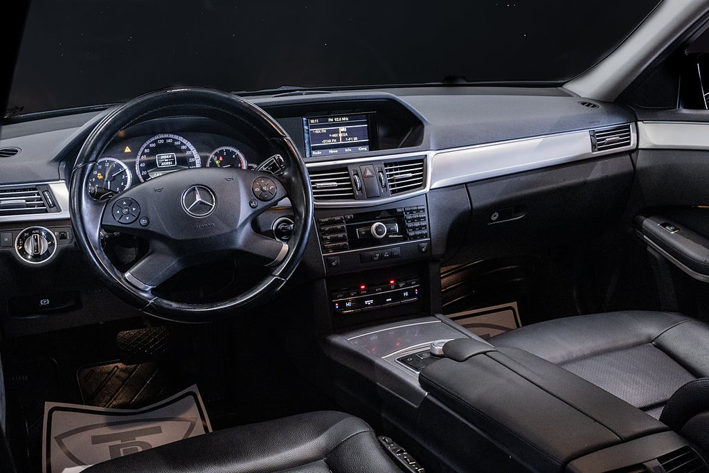 Mercedes-Benz E 2012 - miniatyr 17