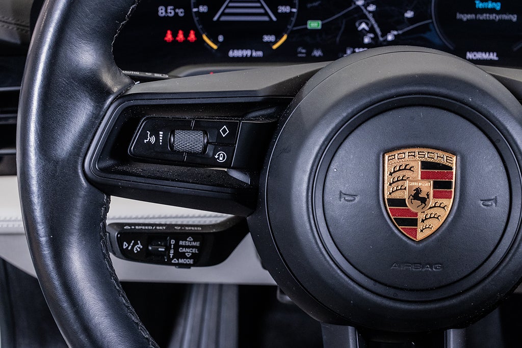 Porsche Taycan 2022 - miniatyr 18