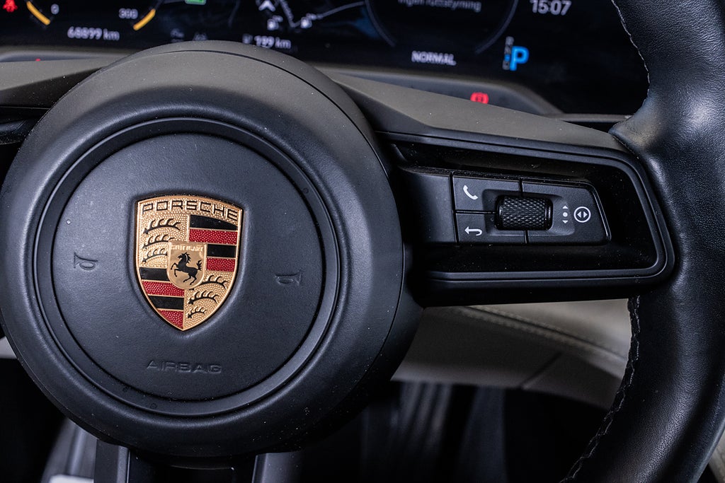 Porsche Taycan 2022 - miniatyr 19