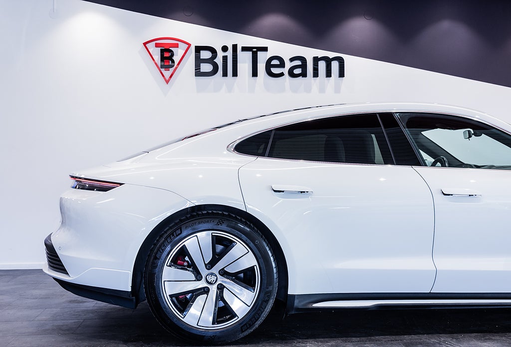 Porsche Taycan 2022 - miniatyr 10