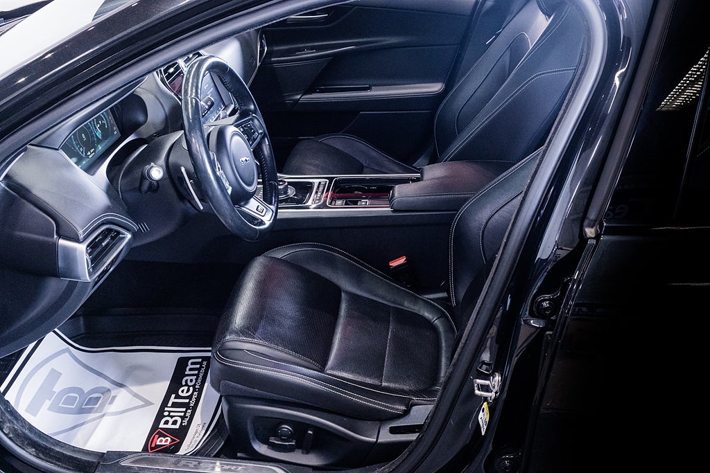 Jaguar XE 2018 - miniatyr 12