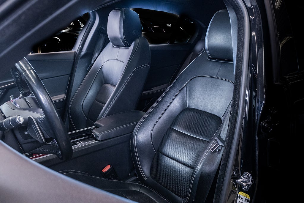 Jaguar XE 2018 - miniatyr 13