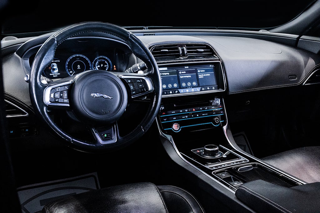 Jaguar XE 2018 - miniatyr 17