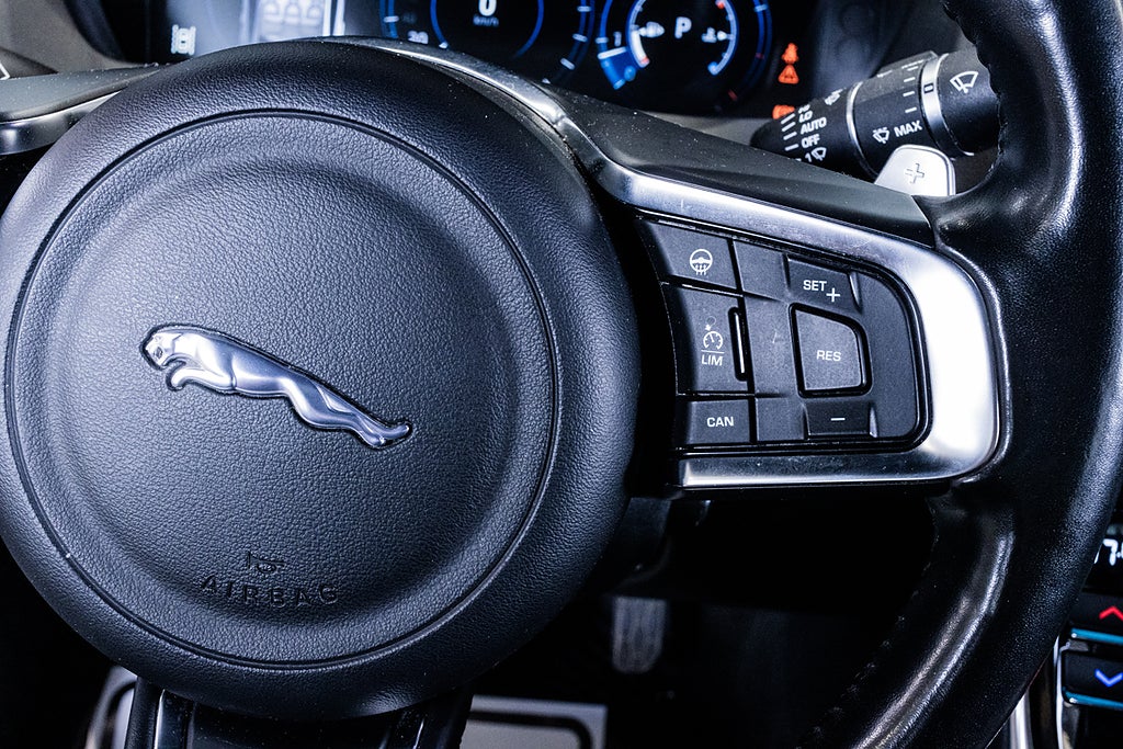 Jaguar XE 2018 - miniatyr 19