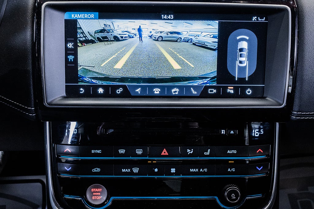 Jaguar XE 2018 - miniatyr 22