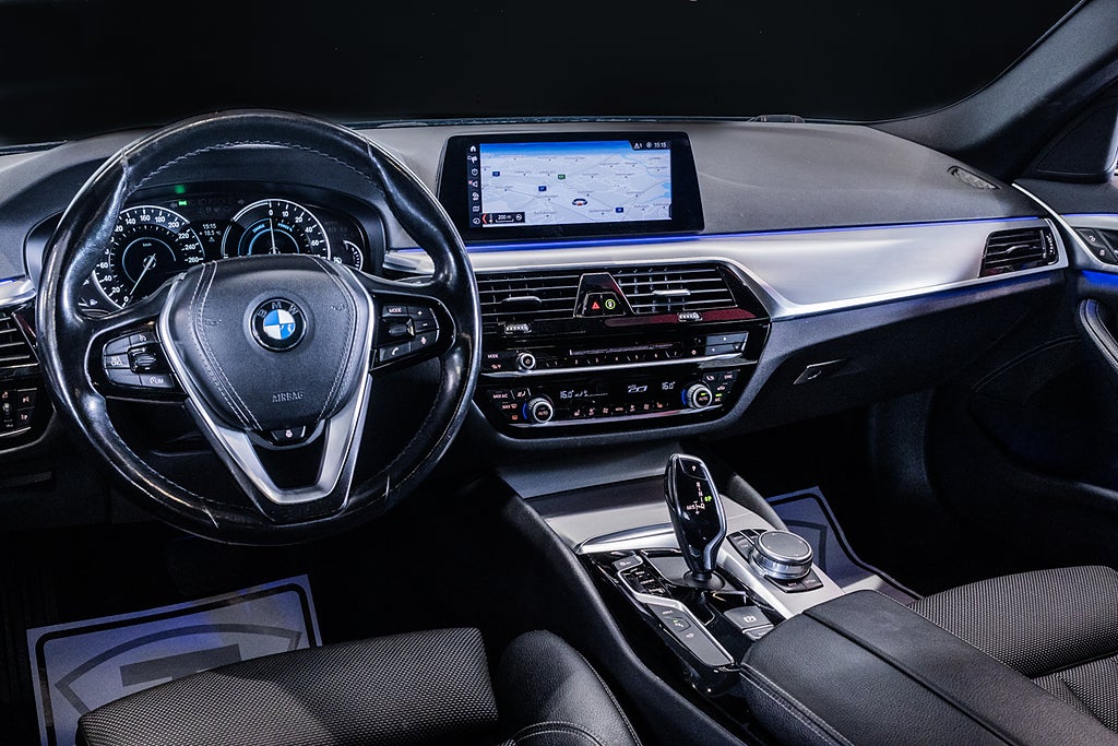 BMW 530e 2019 - miniatyr 17