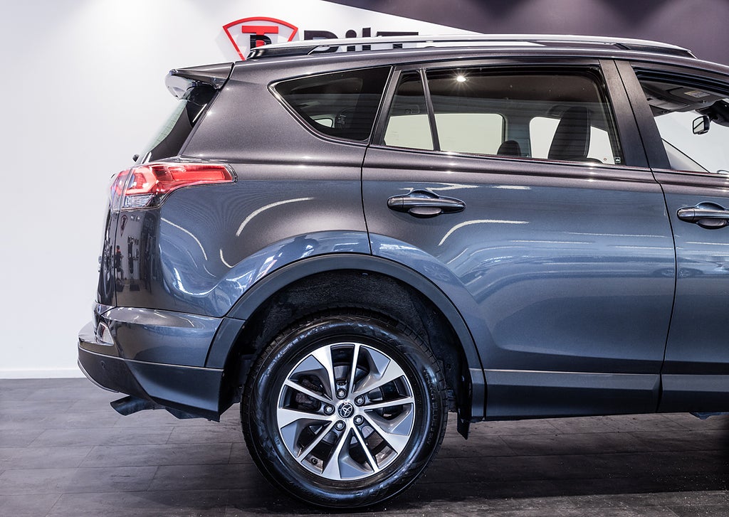 Toyota RAV4 2017 - miniatyr 9