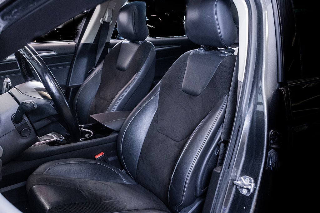 Ford Mondeo 2015 - miniatyr 16