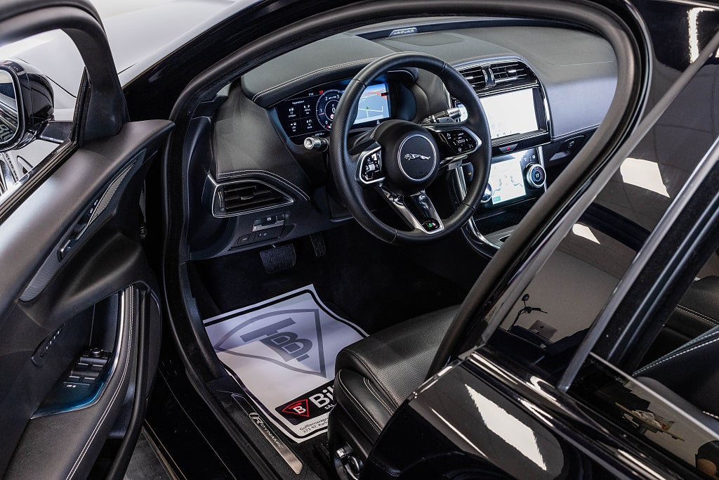Jaguar XE 2020 - miniatyr 13