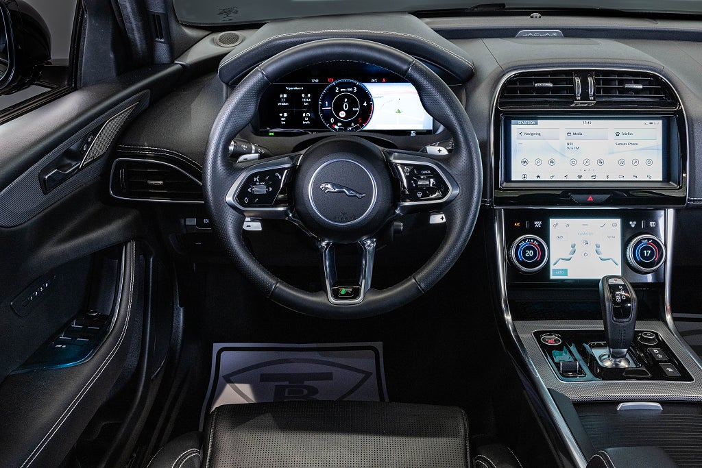 Jaguar XE 2020 - miniatyr 17