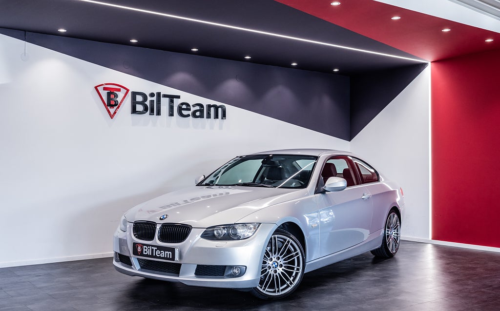 BMW 320I 2010 - miniatyr 2