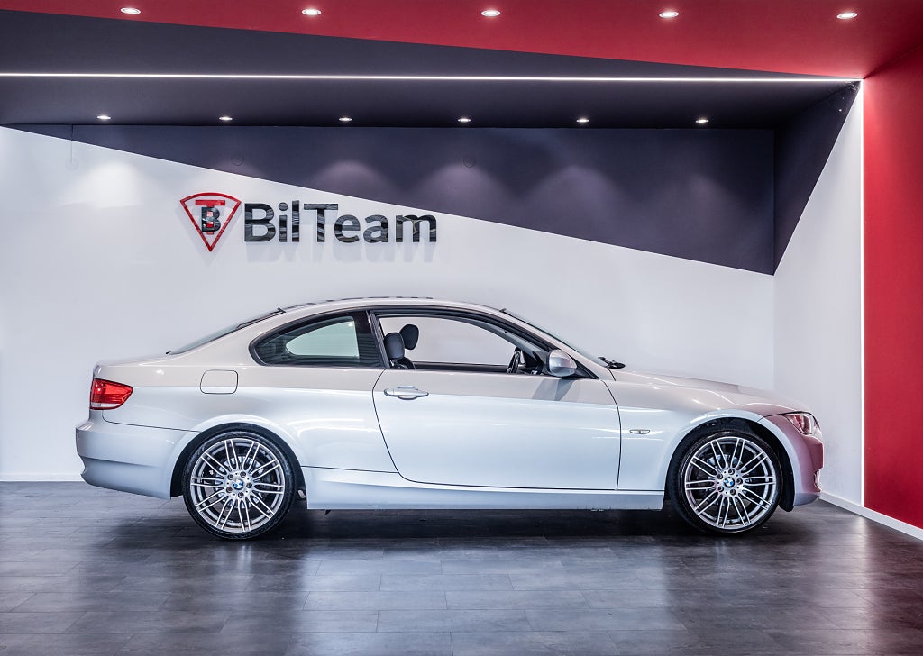 BMW 320I 2010 - miniatyr 11