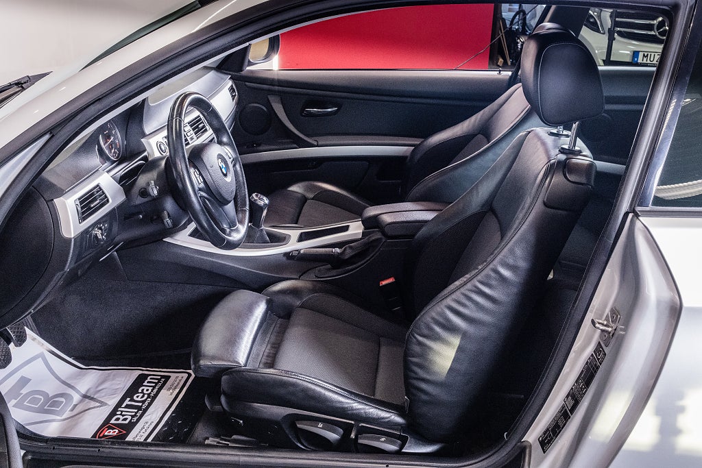 BMW 320I 2010 - miniatyr 13