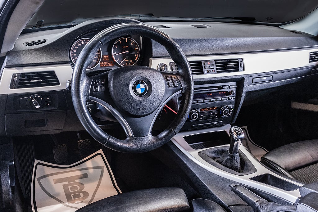 BMW 320I 2010 - miniatyr 16