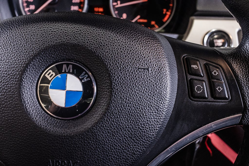 BMW 320I 2010 - miniatyr 18