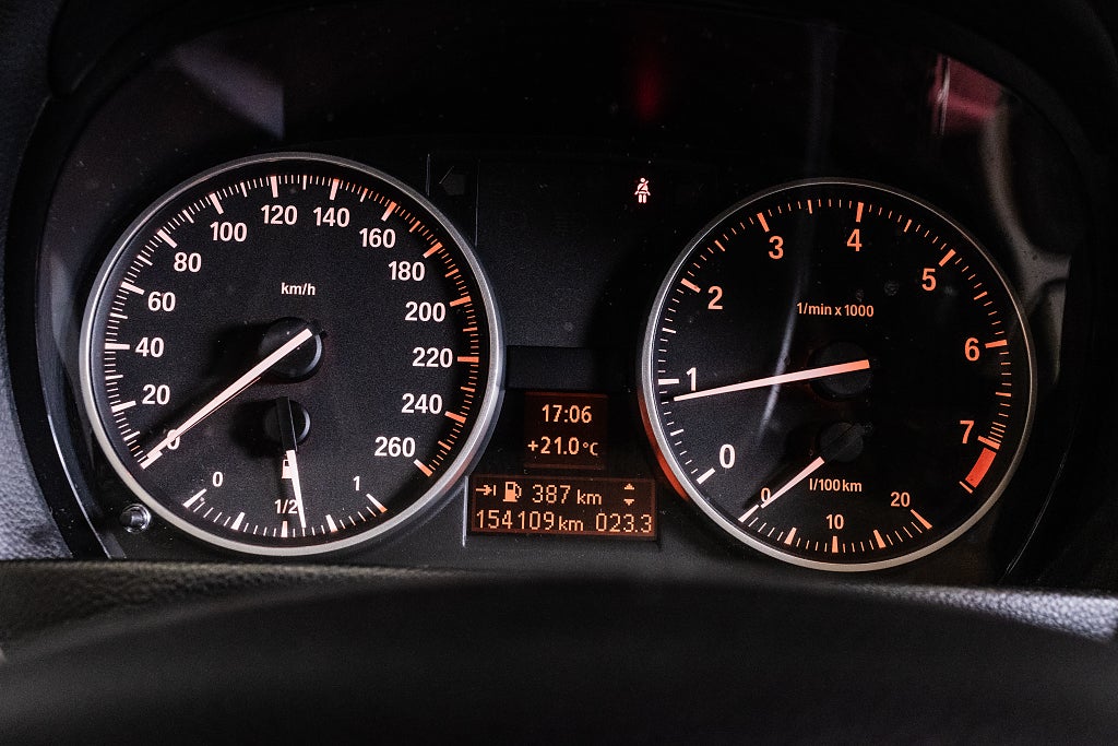 BMW 320I 2010 - miniatyr 19