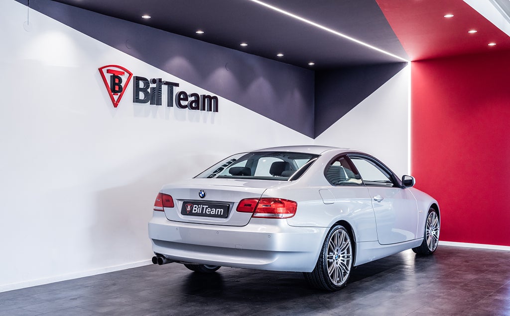 BMW 320I 2010 - miniatyr 6