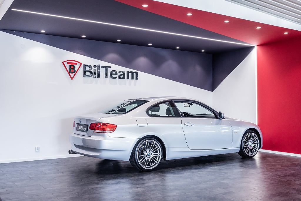 BMW 320I 2010 - miniatyr 7