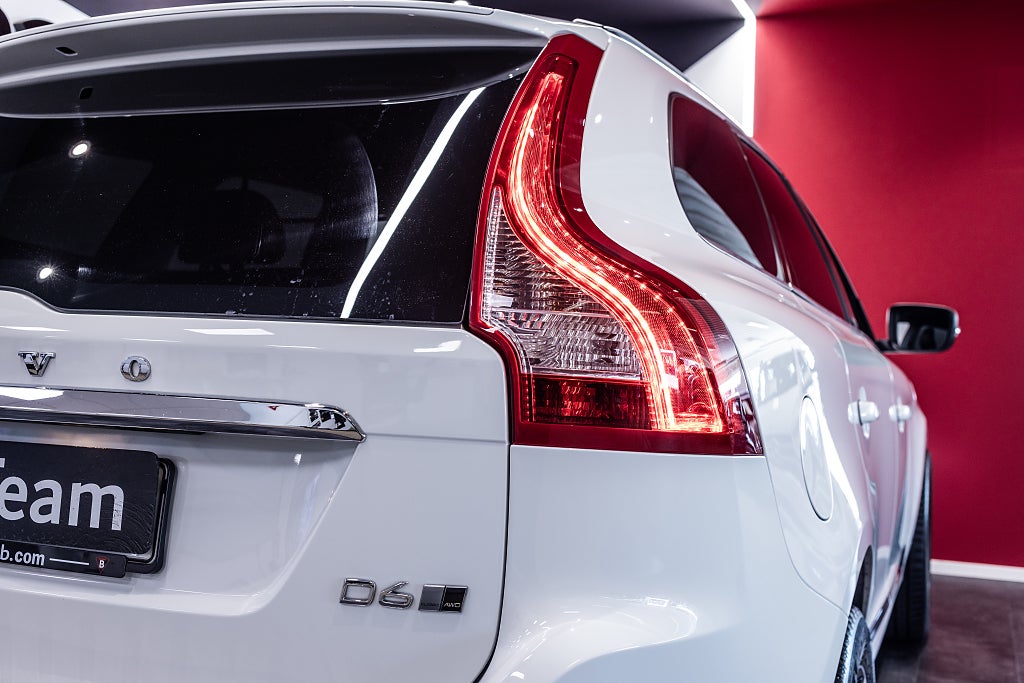 Volvo XC60 2017 - miniatyr 10