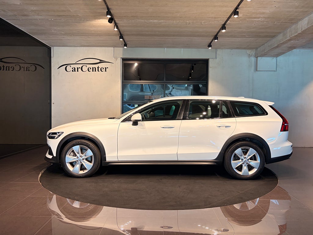 Volvo V60 Cross Country 2022 - miniatyr 11