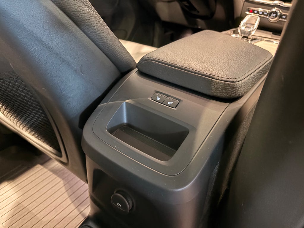 Volvo XC60 2021 - miniatyr 16