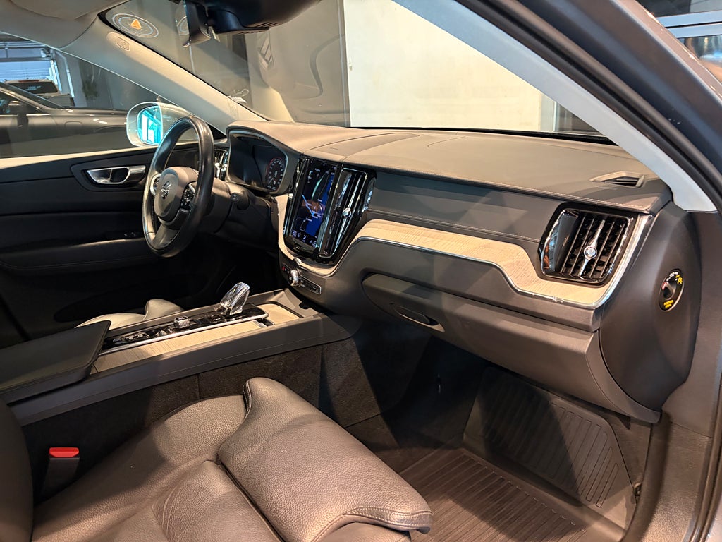 Volvo XC60 2021 - miniatyr 4