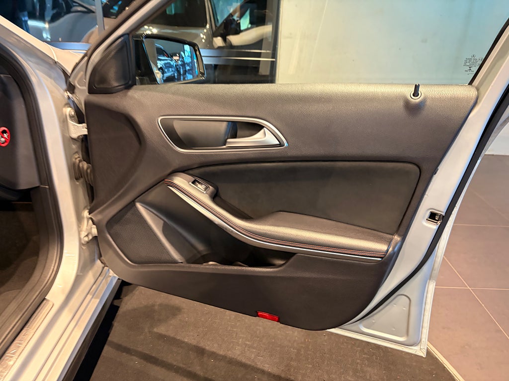Mercedes-Benz A45 2013 - miniatyr 14