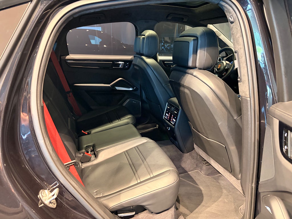 Porsche Cayenne 2020 - miniatyr 14