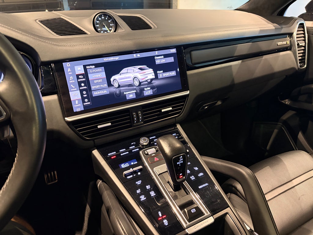 Porsche Cayenne 2020 - miniatyr 27