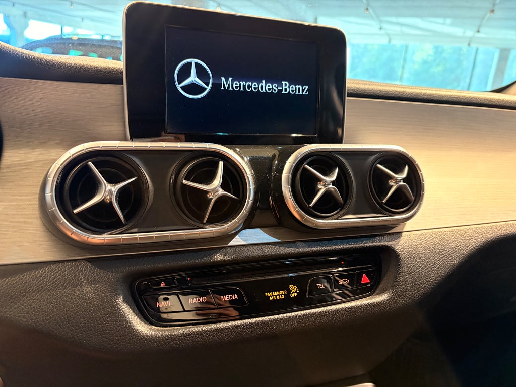 Mercedes-Benz X 250 2018 - miniatyr 19