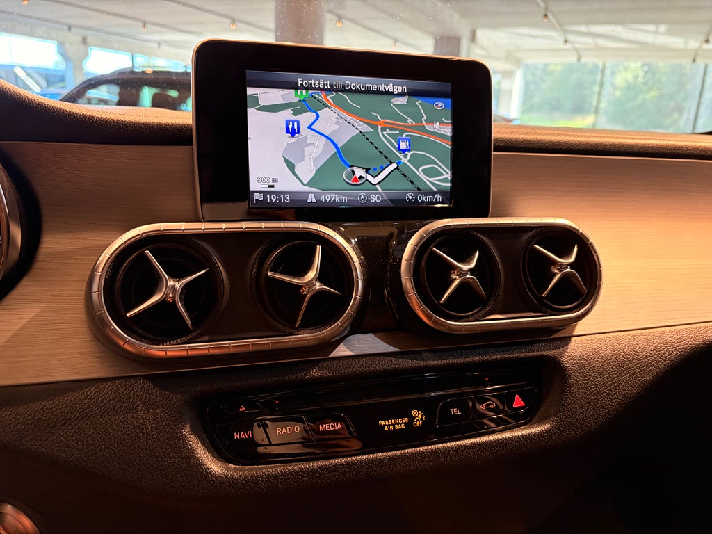 Mercedes-Benz X 250 2018 - miniatyr 20