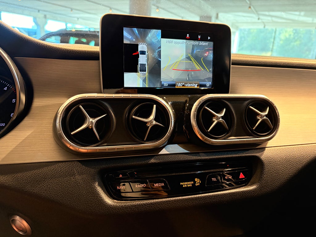 Mercedes-Benz X 250 2018 - miniatyr 21