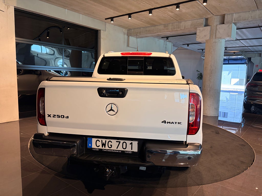 Mercedes-Benz X 250 2018 - miniatyr 9