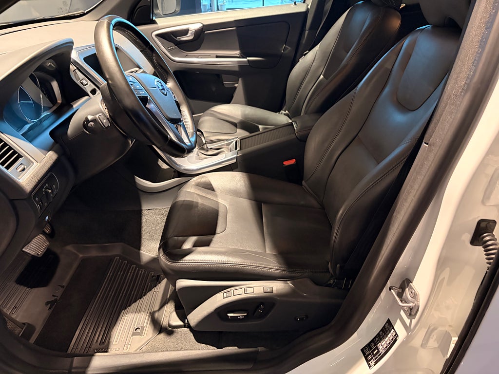 Volvo XC60 2017 - miniatyr 24