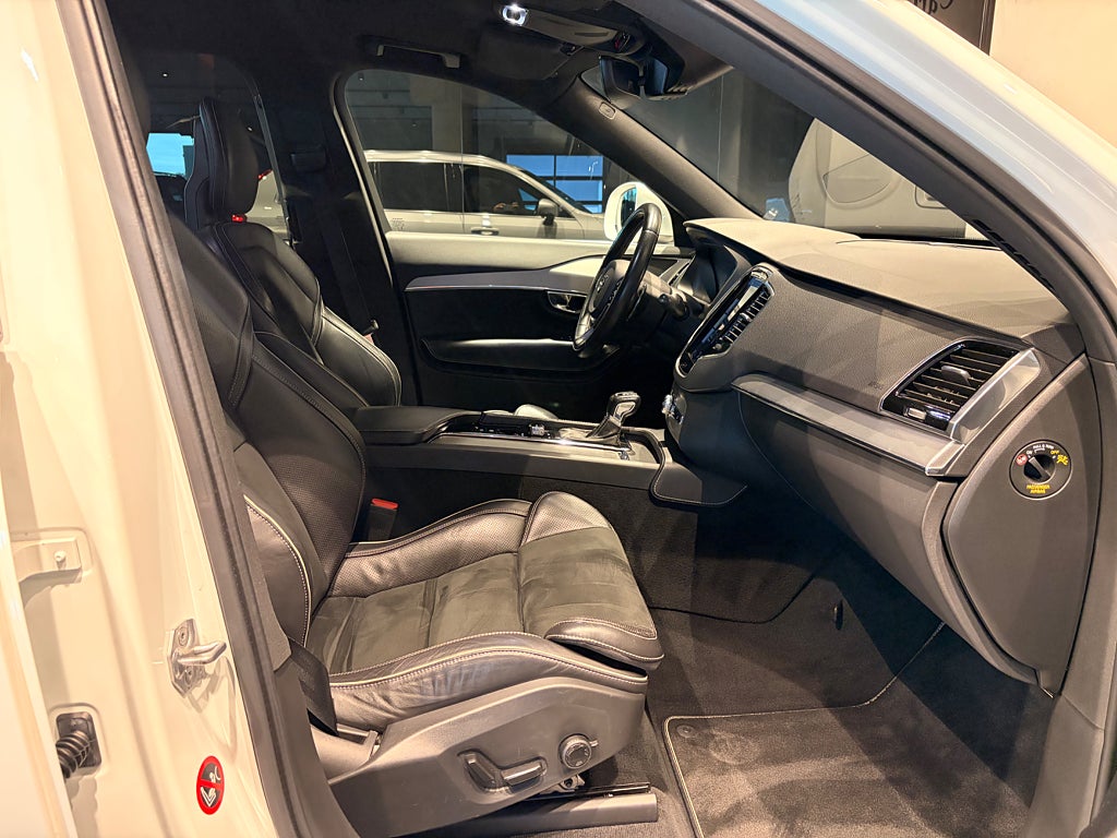 Volvo XC90 2017 - miniatyr 3