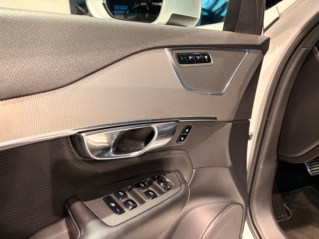 Volvo XC90 2017 - miniatyr 26