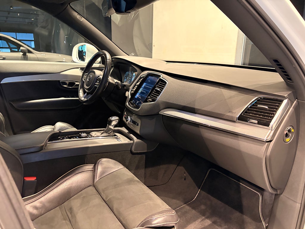 Volvo XC90 2017 - miniatyr 4