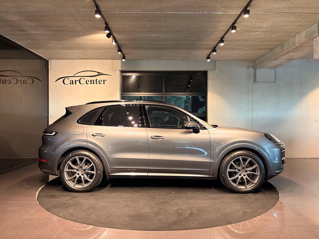 Porsche Cayenne 2024 - miniatyr 10