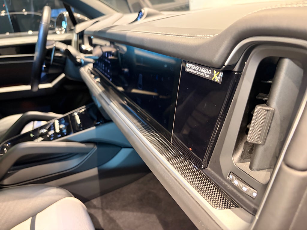 Porsche Cayenne 2024 - miniatyr 13