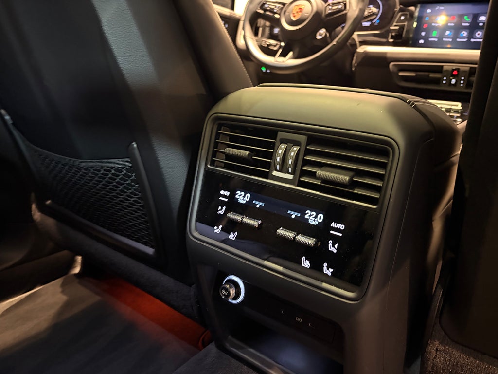 Porsche Cayenne 2024 - miniatyr 17