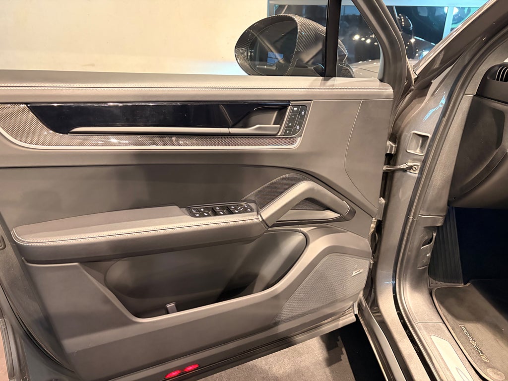 Porsche Cayenne 2024 - miniatyr 26
